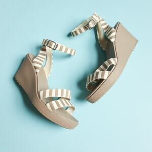 Crocs Leigh Brown Striped Wedge Heels Ankle Straps Womens Size 10